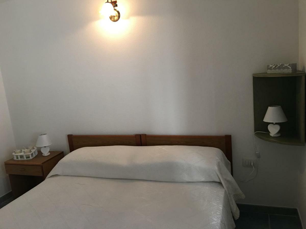 Mimosa Bilocale Cala Liberotto Kültér fotó